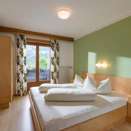 Andrea Hauser - Riedltischler Apartamento *