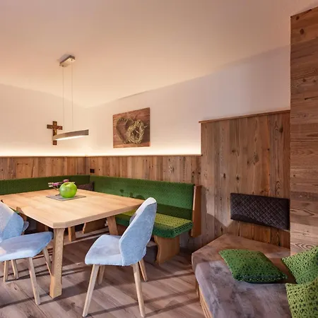 Andrea Hauser - Riedltischler Apartamento *
