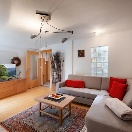 Andrea Hauser - Riedltischler Zell am Ziller