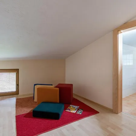 Andrea Hauser - Riedltischler Zell am Ziller